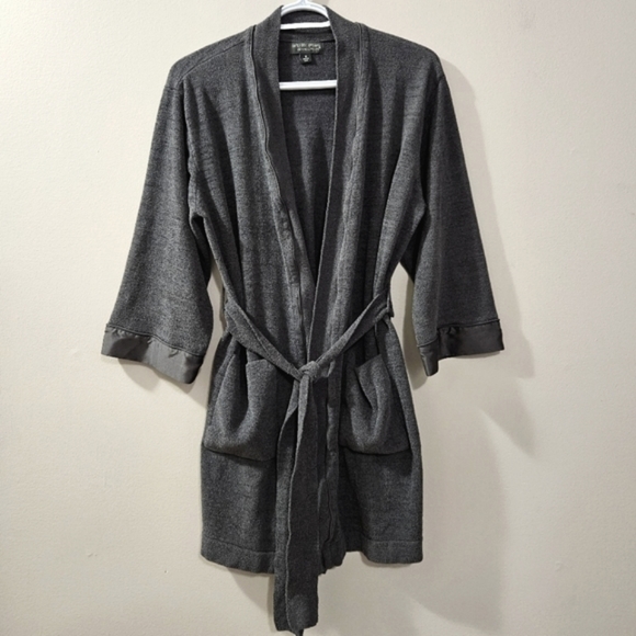Barefoot Dreams - Cozychic Ultra Lite Luxury Spa Robe in Faded Black - Size M - Picture 3 of 9